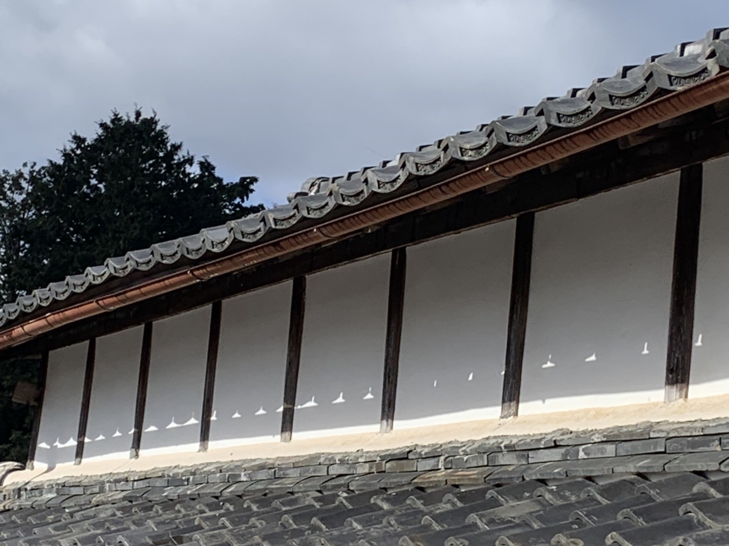 縦葺き板金へ葺き替え完工