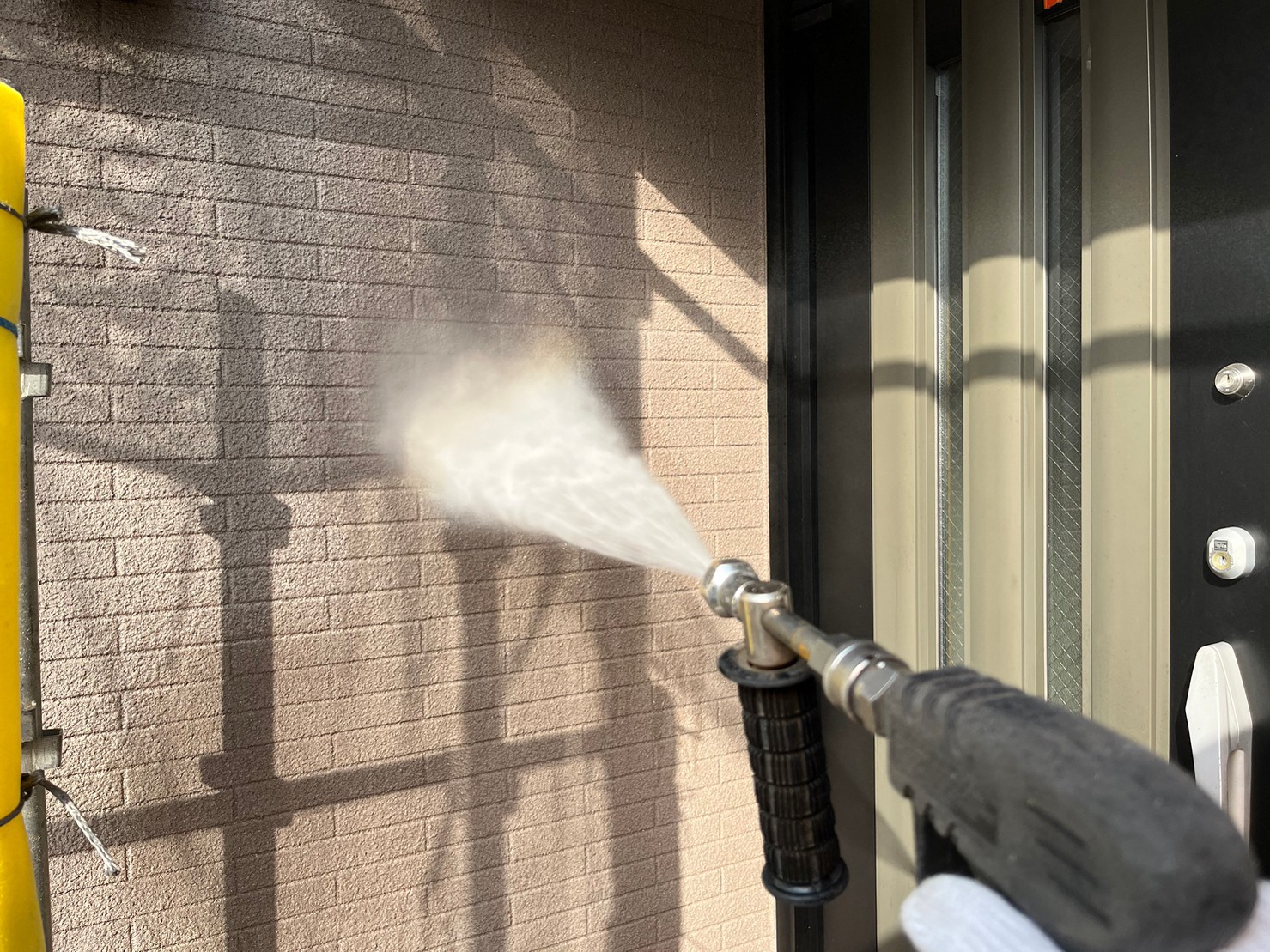 セラミック塗装外壁の徹底洗浄