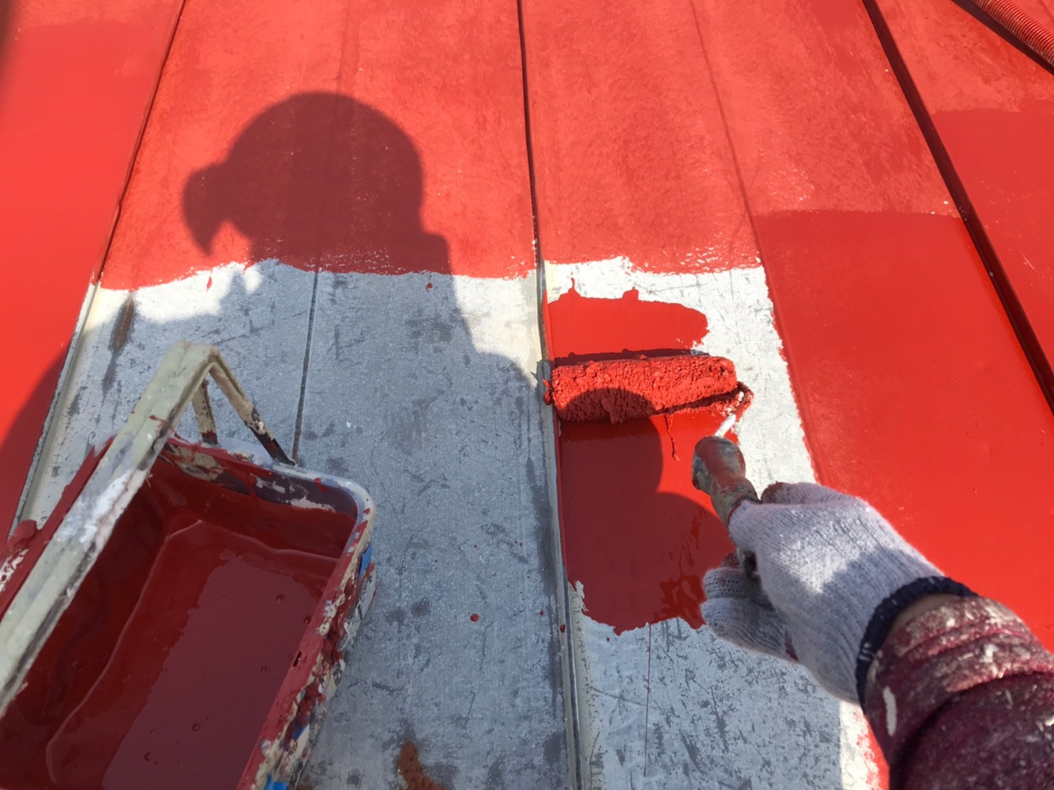 板金屋根の屋根塗装は三層仕上げが基本です！