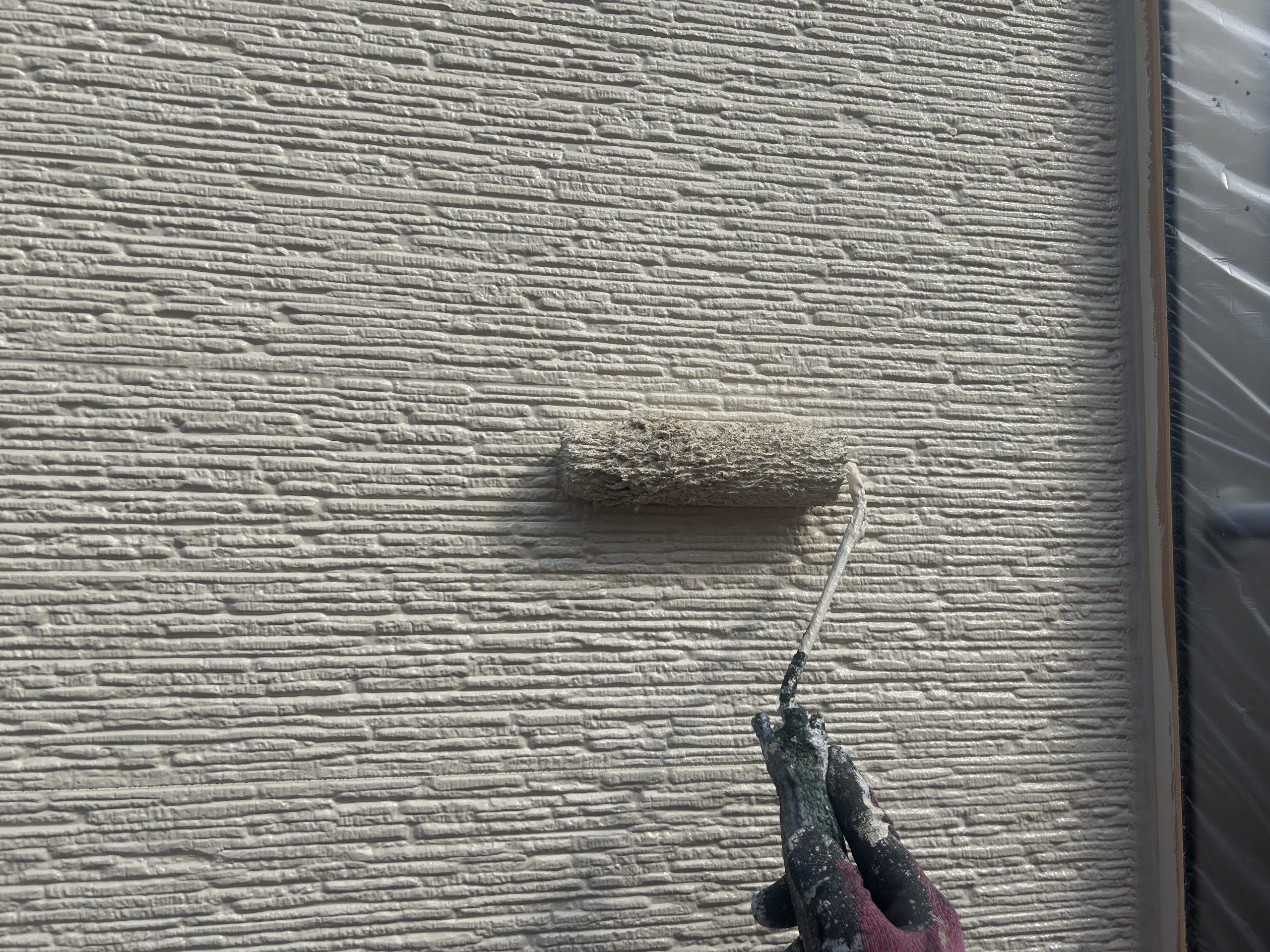 春日井市外壁塗装上塗り