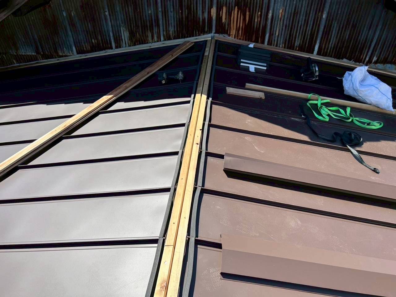 春日井市瓦棒カバー工法