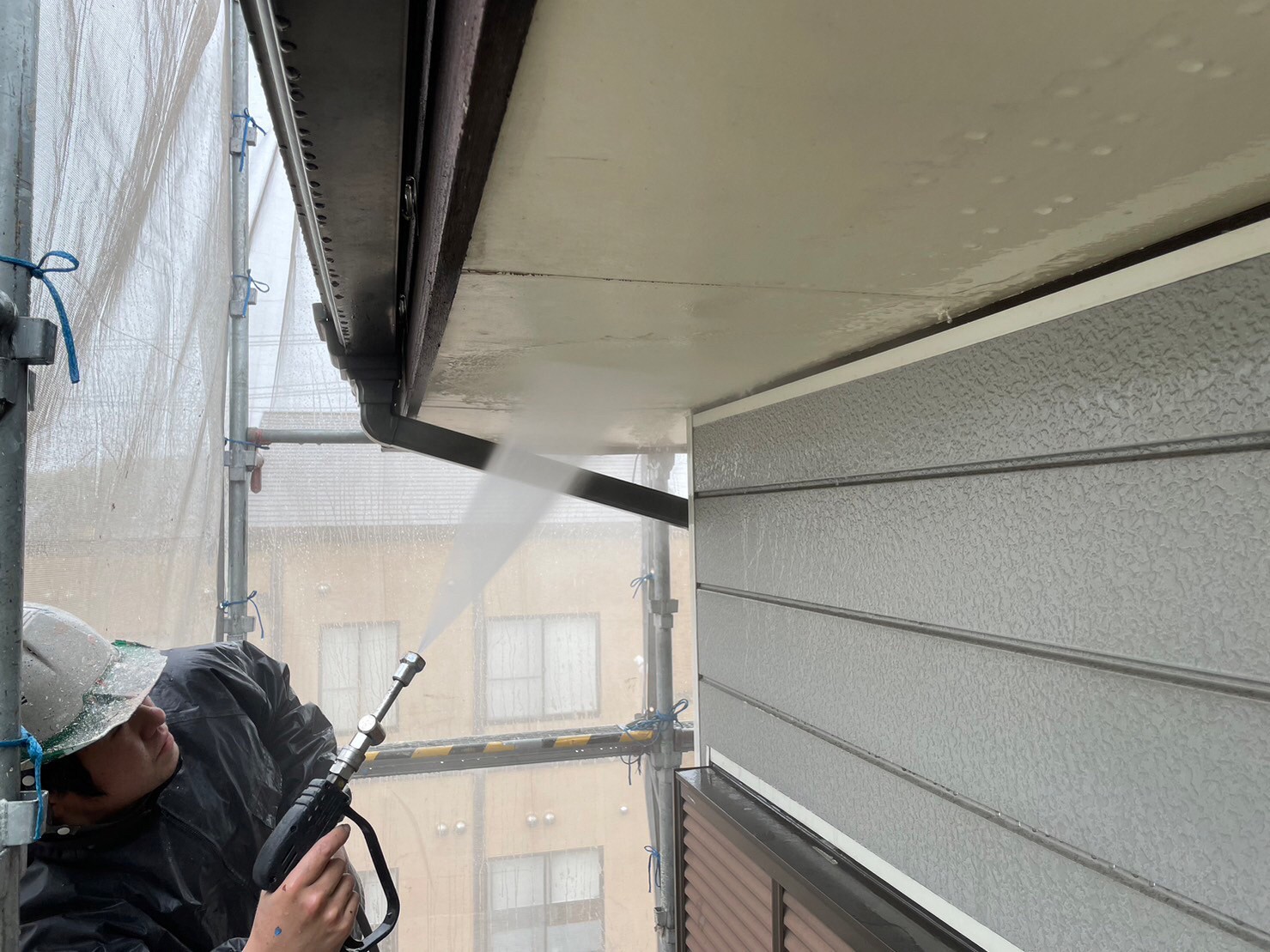 プレミアムシリコン使用の外壁塗装｜まずは高圧洗浄からスタート！【守山区】