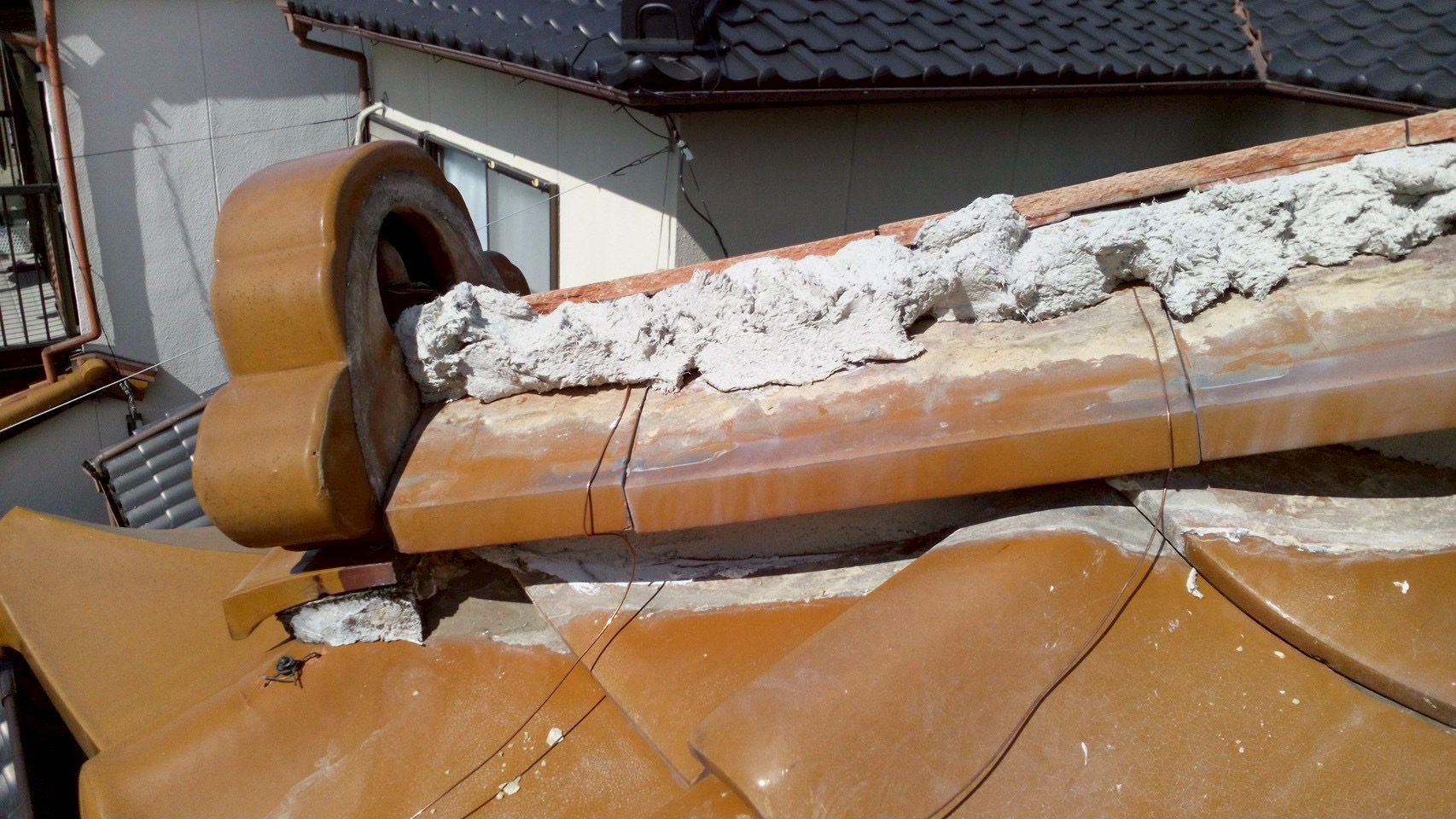 春日井市雨漏りした棟瓦