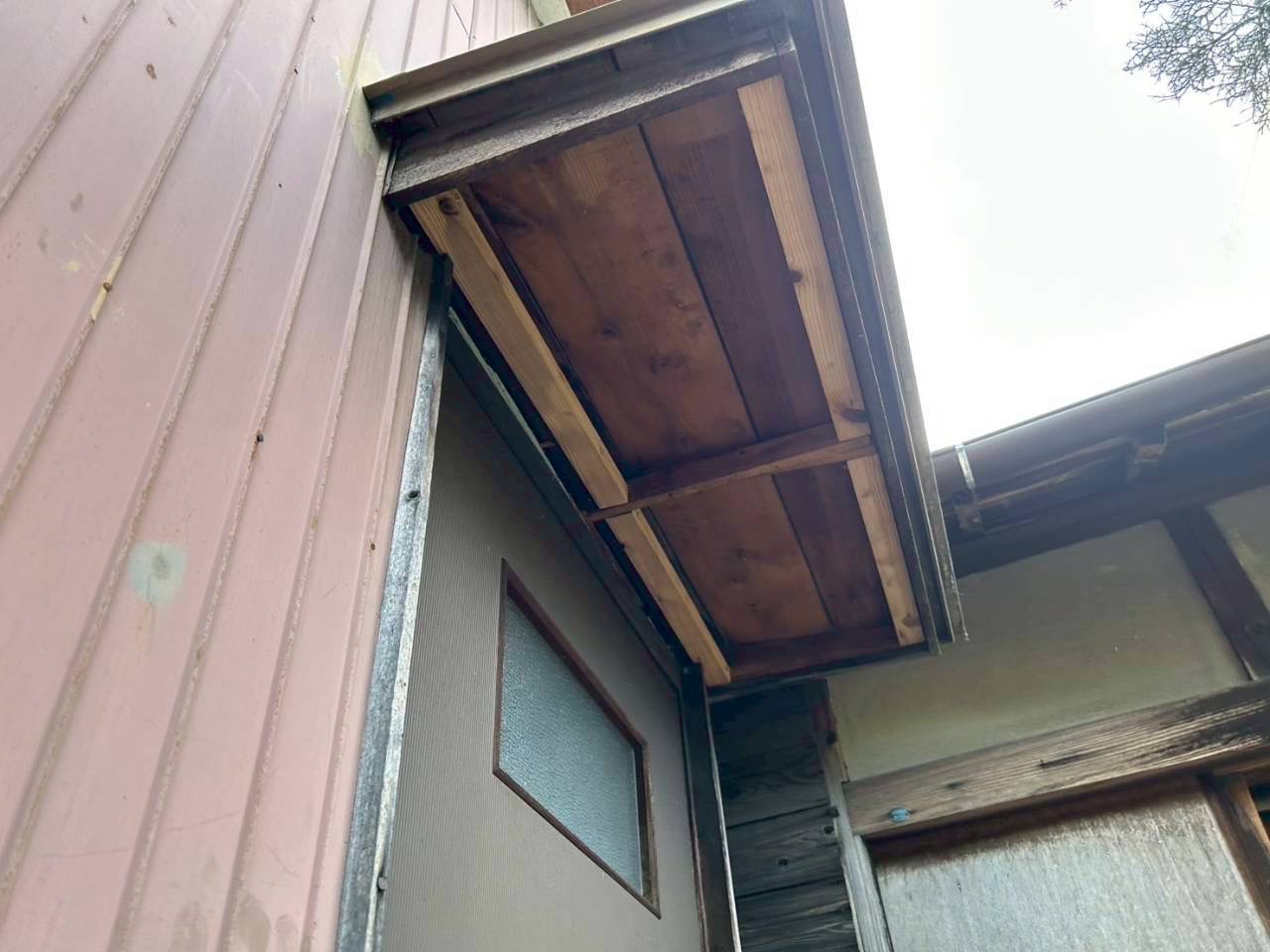 春日井市軒天張替え