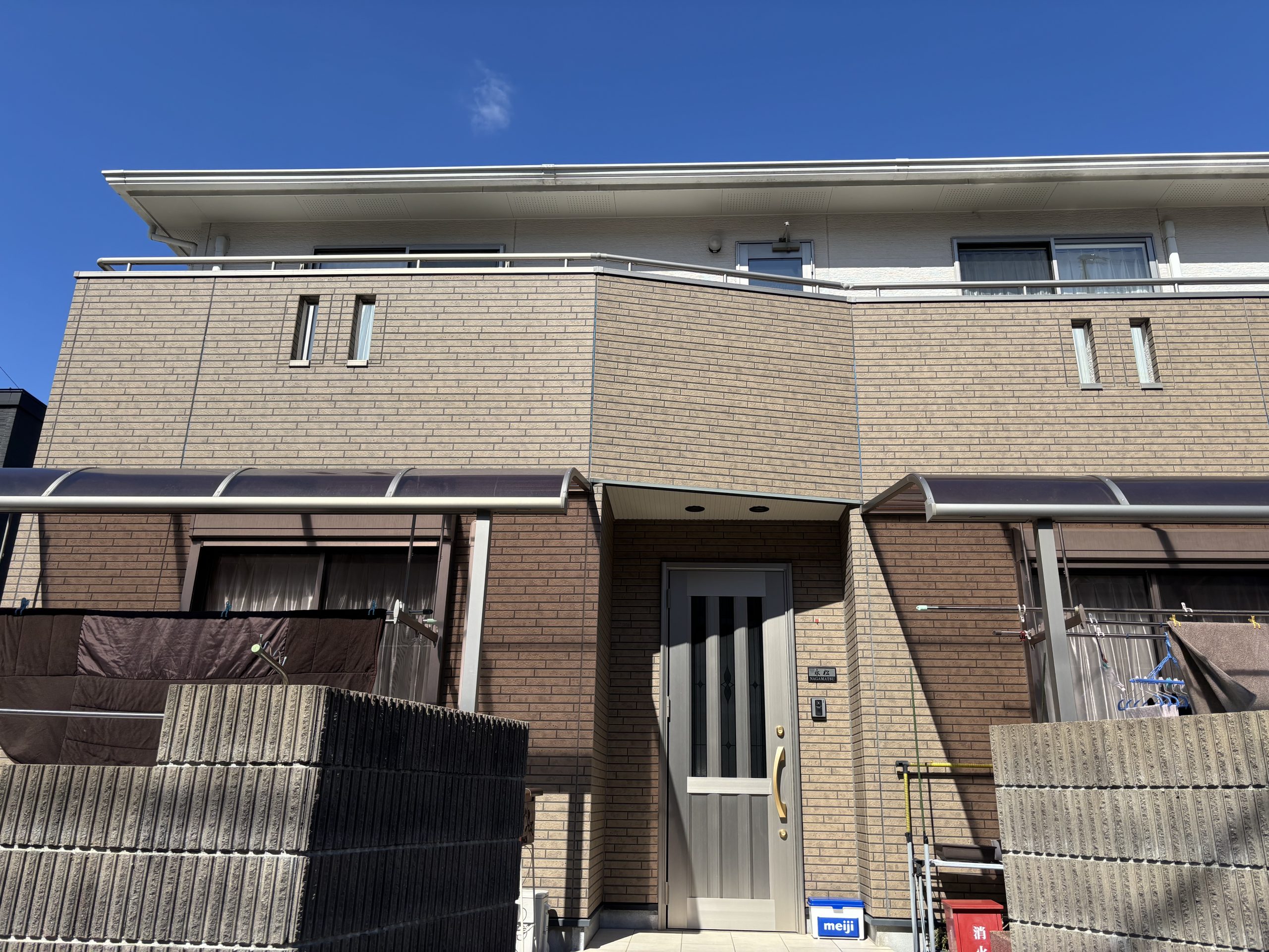 春日井市２色分け害塀塗装