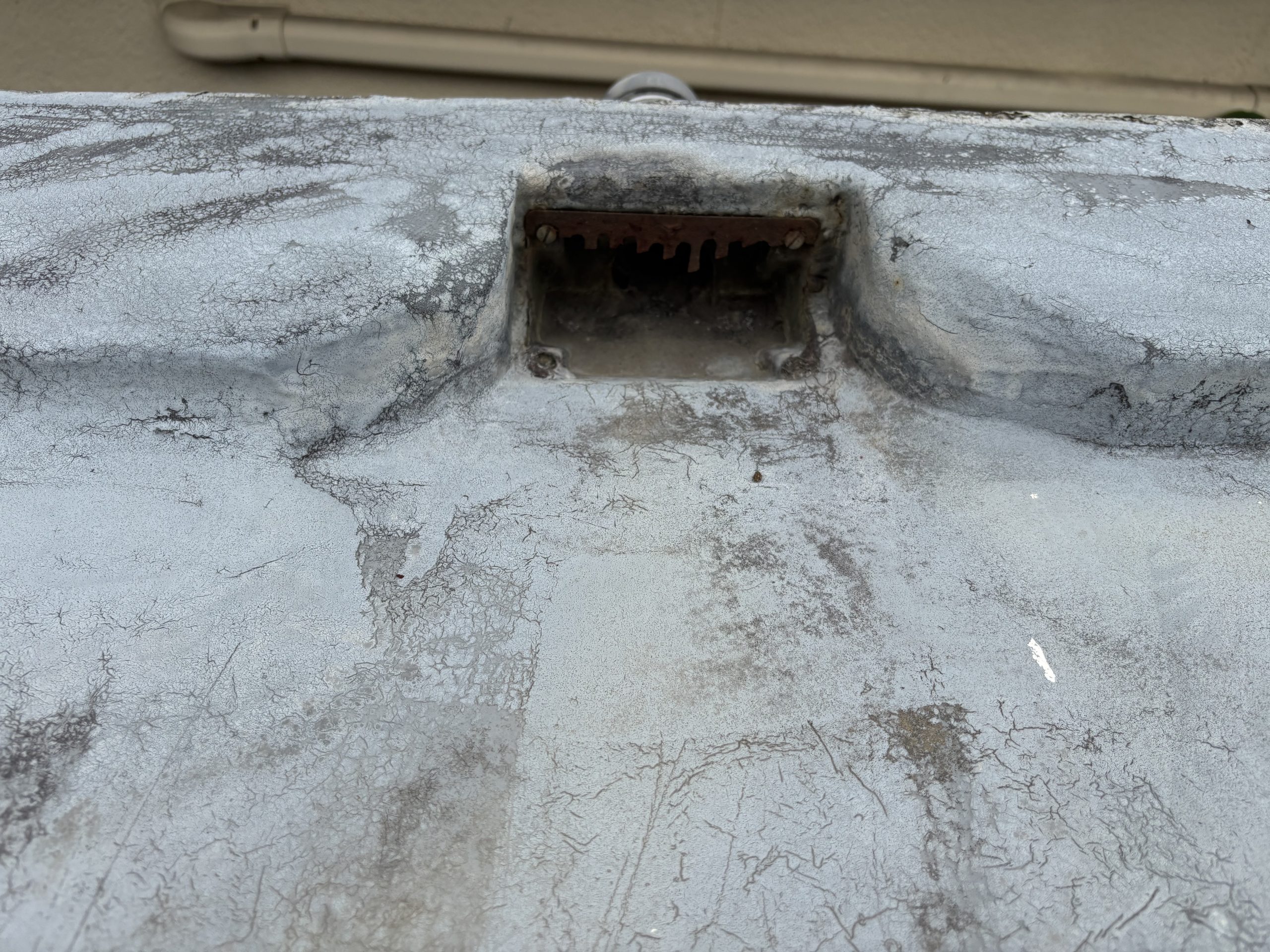 春日井市のRCユニット住宅 屋上防水の劣化状況