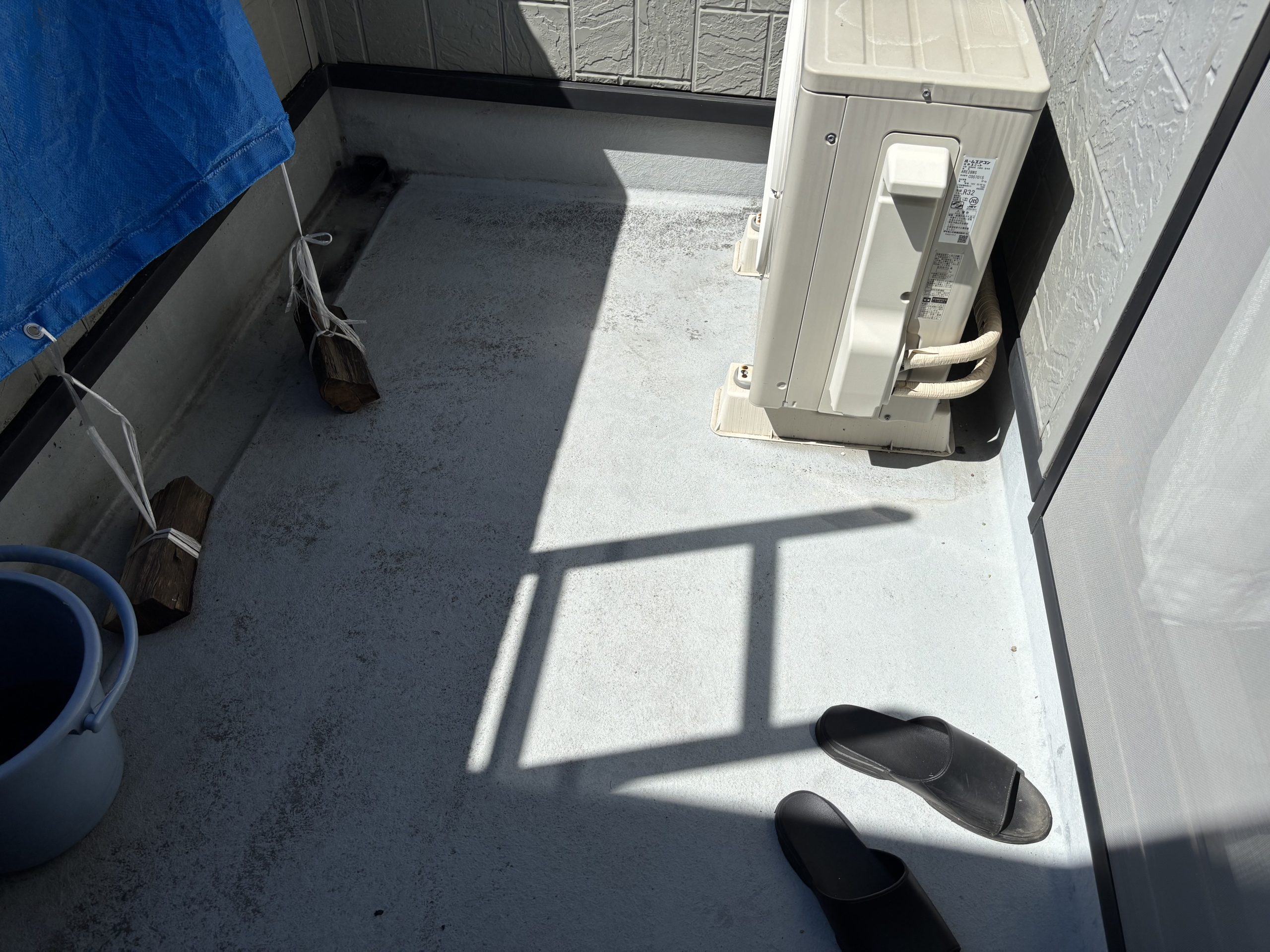 小牧市雨漏りしたベランダ