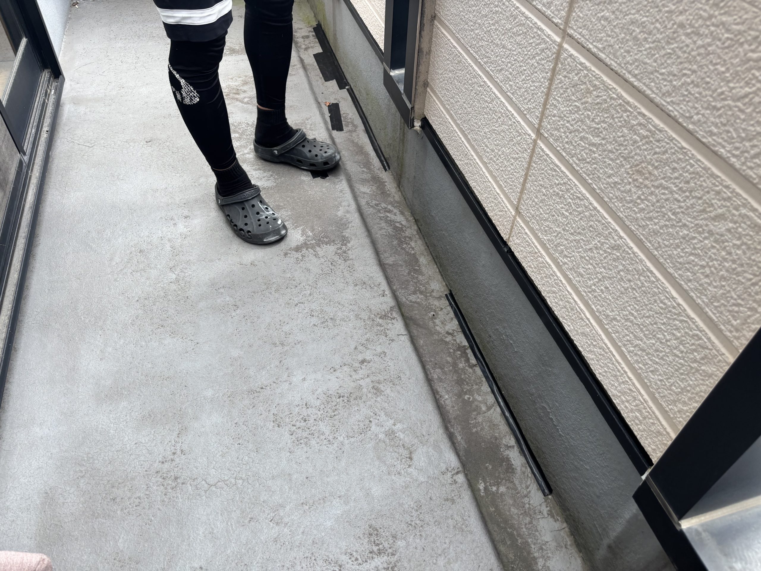 春日井市雨漏りしたベランダ