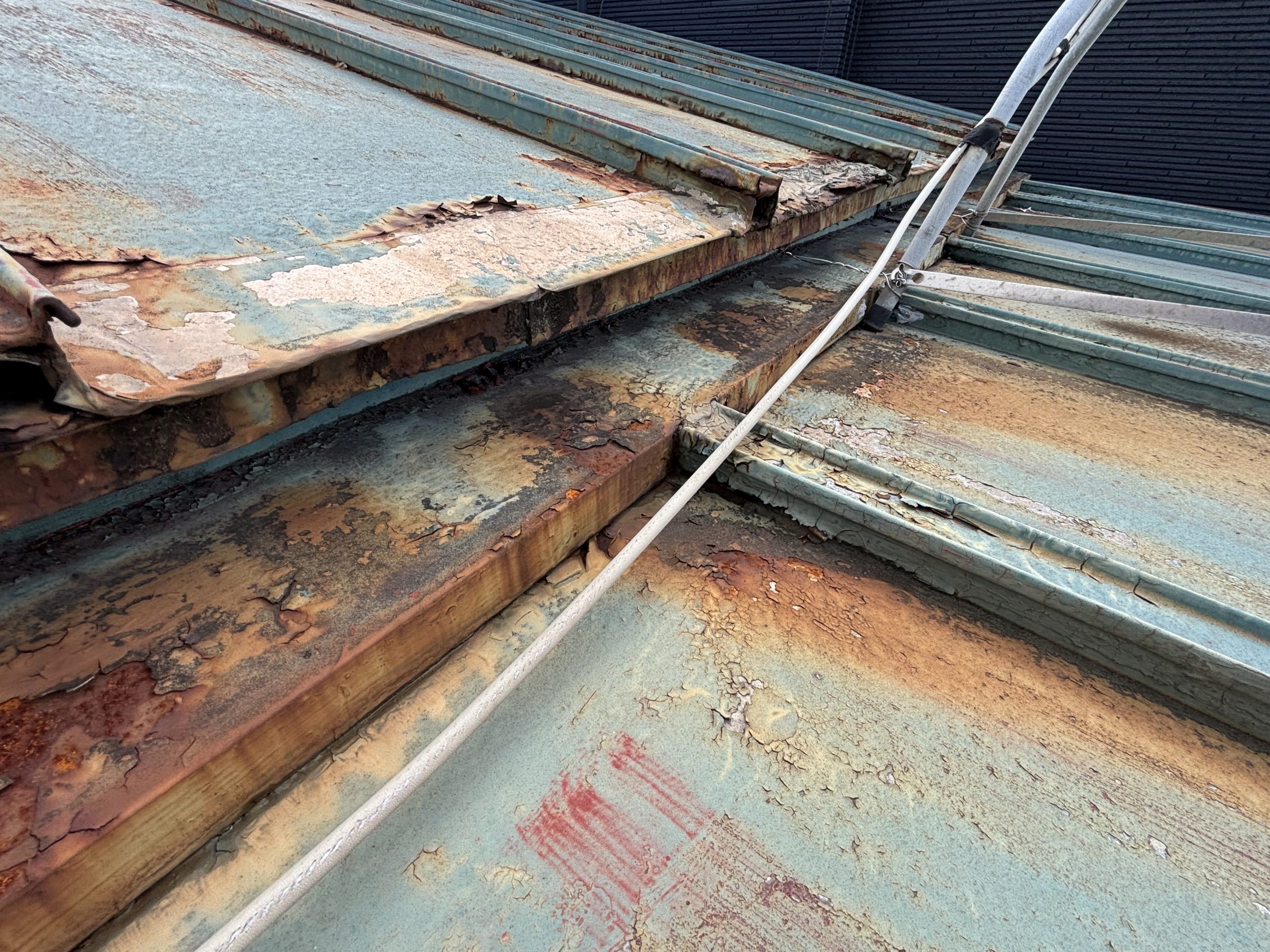 葺き替えを提案した名古屋市北区のお宅の屋根全景