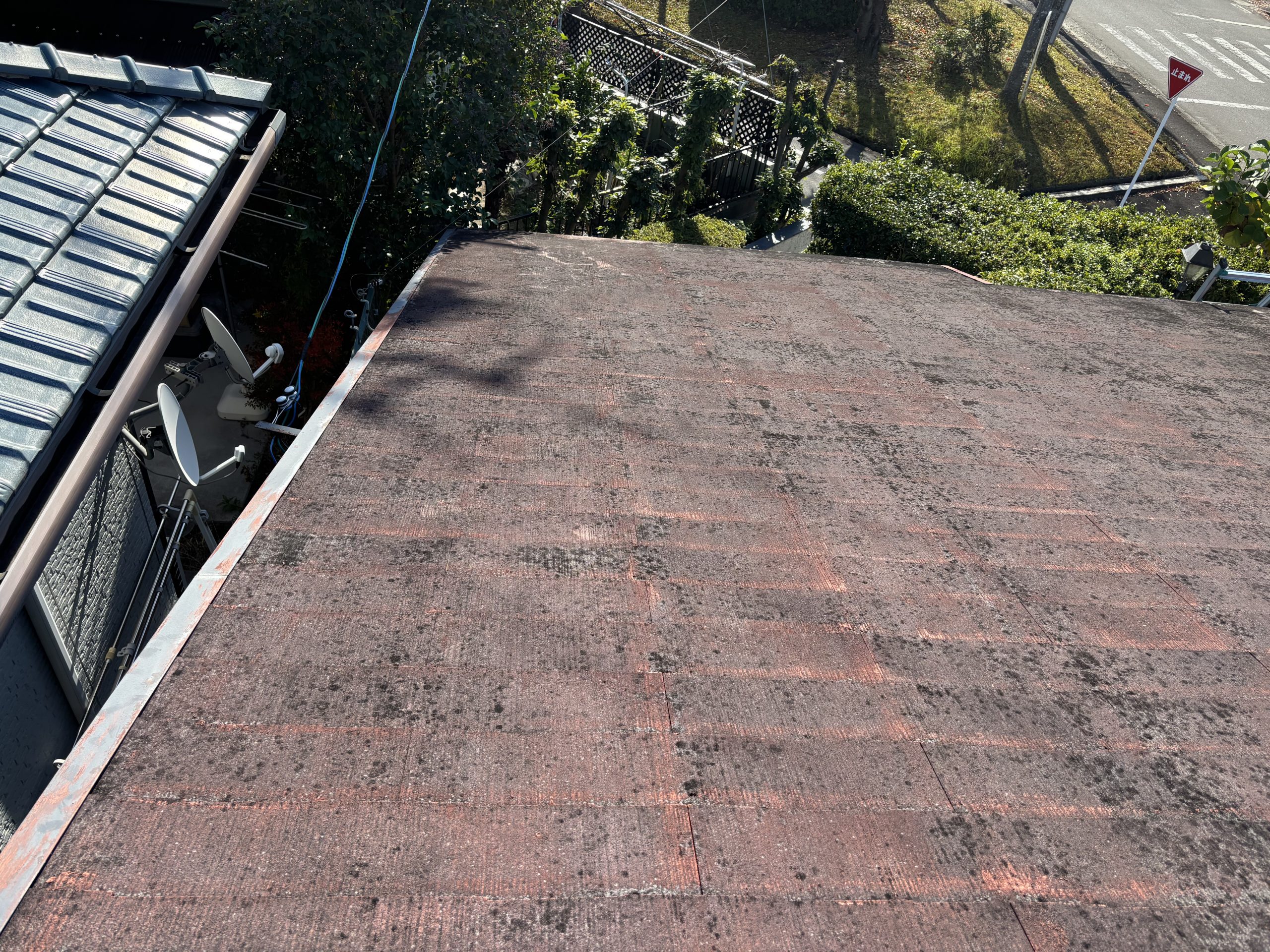 春日井市スレート屋根のカバー工法