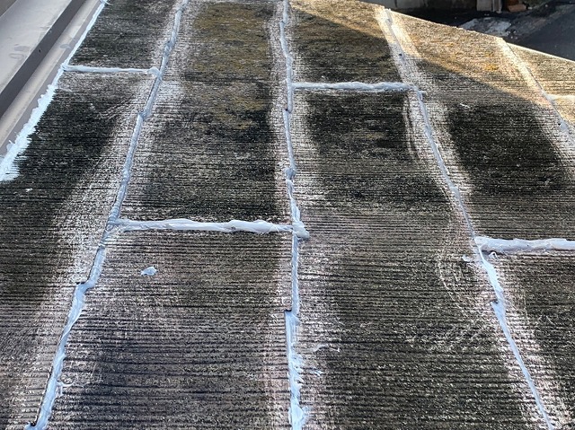 劣化屋根のアップ写真