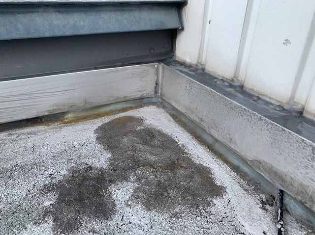 板金の接合部分やコーキング部分写真