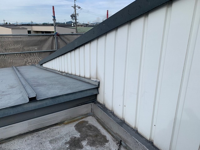 板金の接合部分やコーキング部分写真