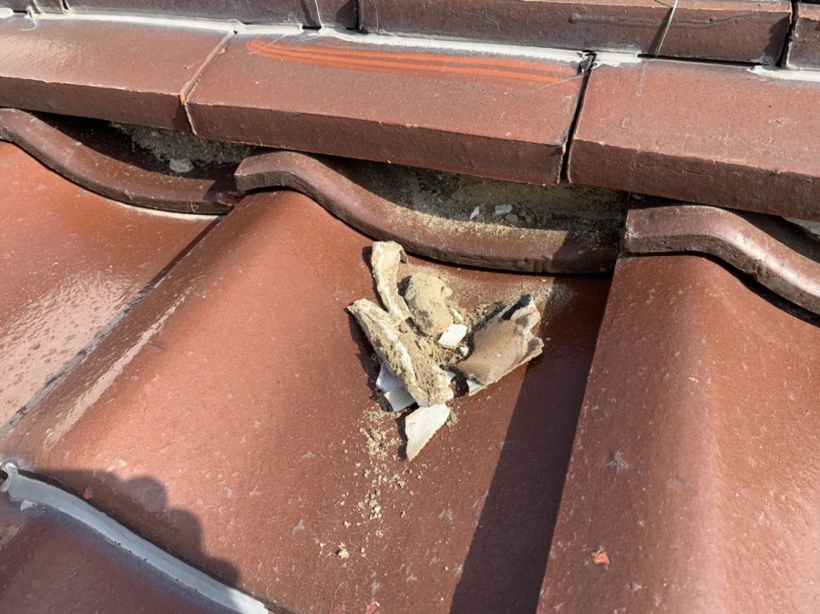 瓦屋根三日月部分の漆喰劣化