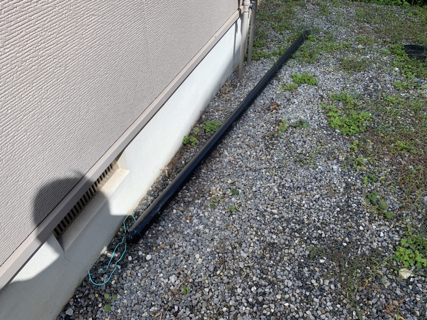 雨樋が破損落下二次災害の可能性も