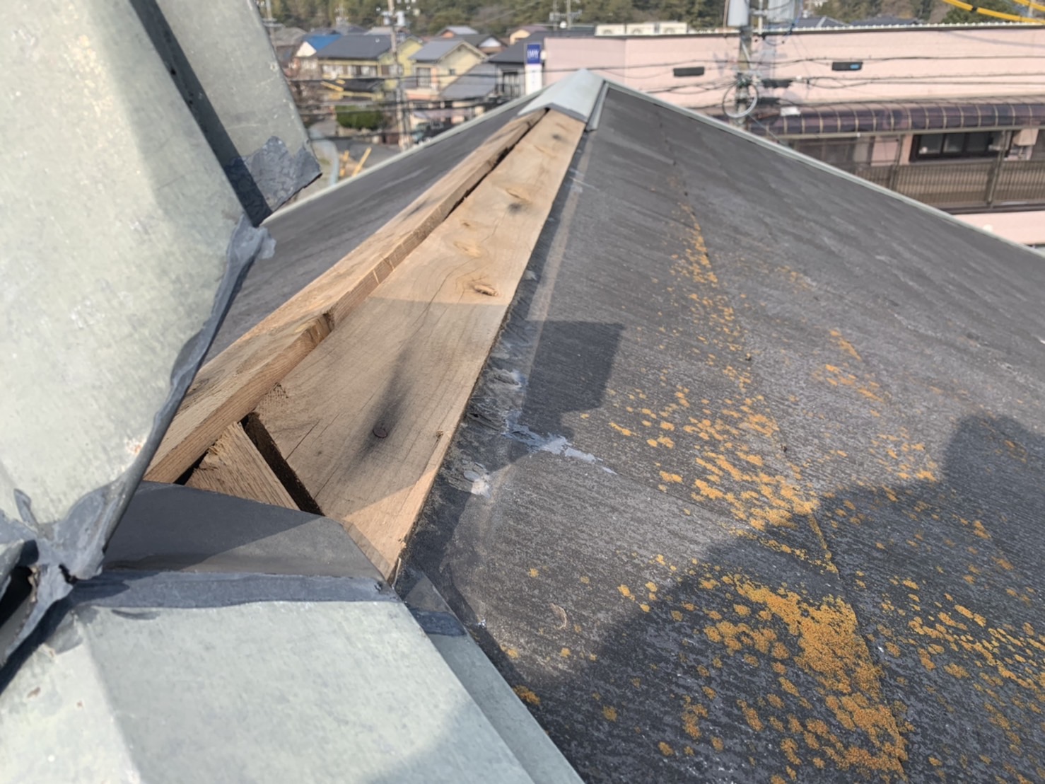 棟板金が剥がれ無くなっている