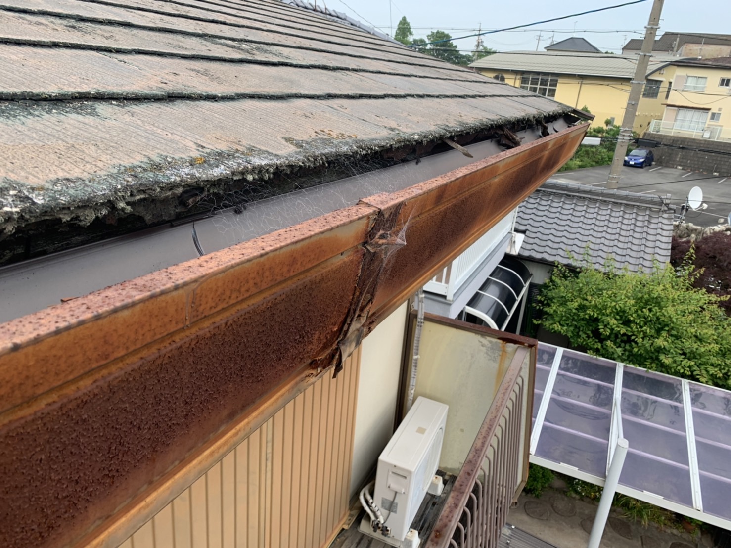 パラペット・ケラバの錆と破風板の傷み