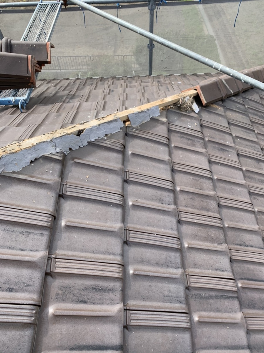 平板瓦（モダン瓦）の漆喰修理