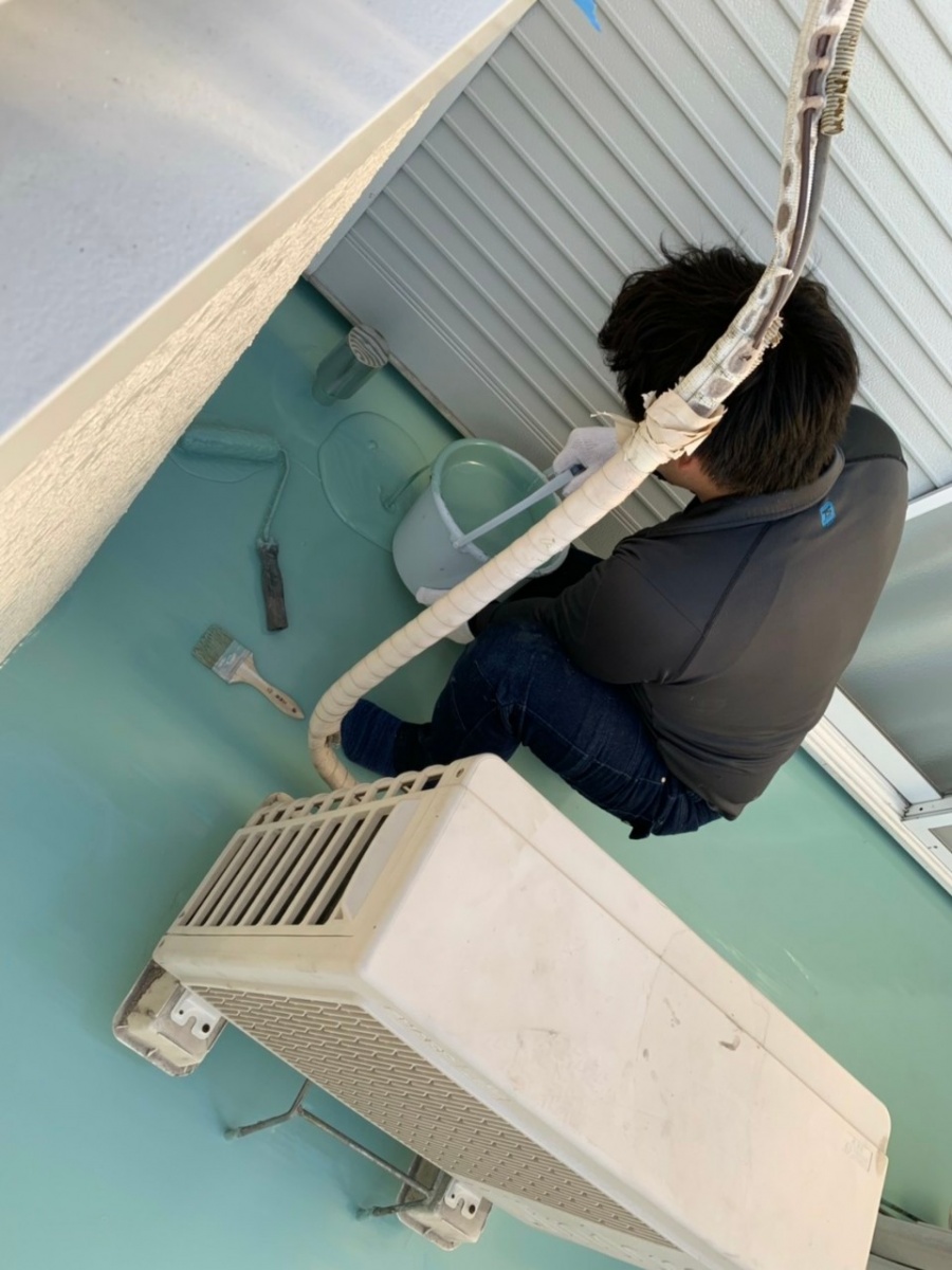 通気緩衝シートの上にウレタン処置の風景