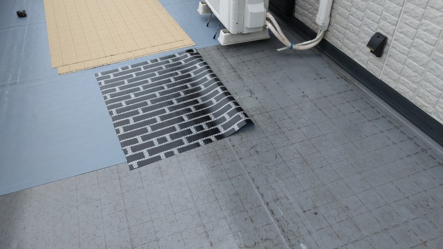 平場部分に緩衝シート貼り付け