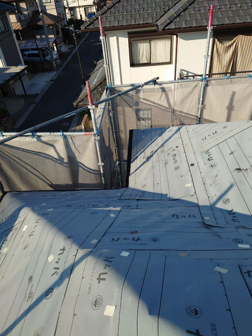 防水紙(改質アスファルトルーフィング）を敷き詰めた写真