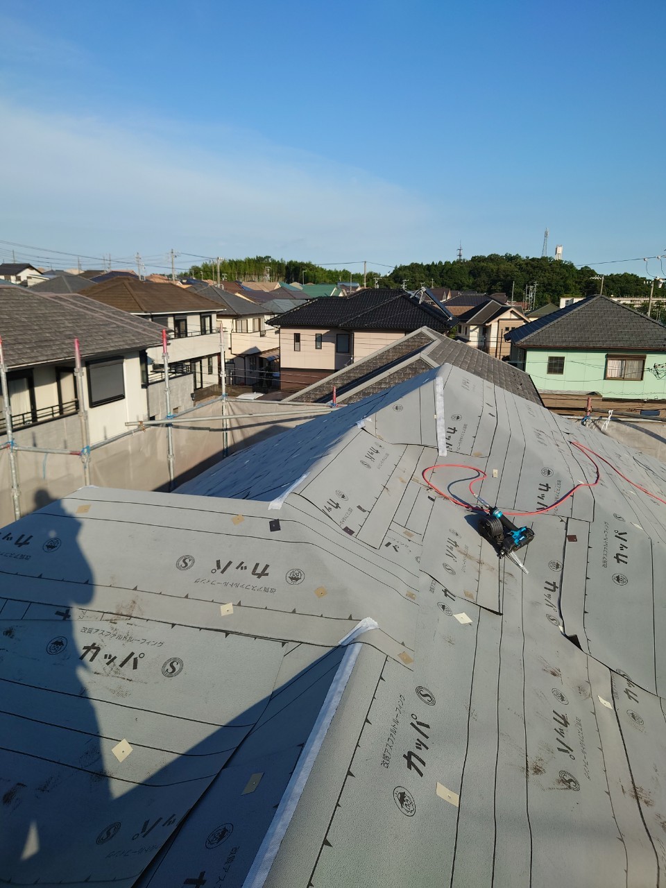 防水紙(改質アスファルトルーフィング）を敷き詰めた写真