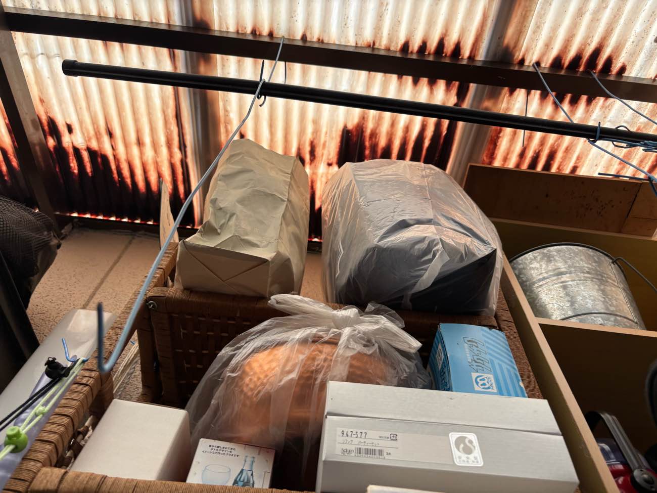 調査写真③ 波板端部の劣化