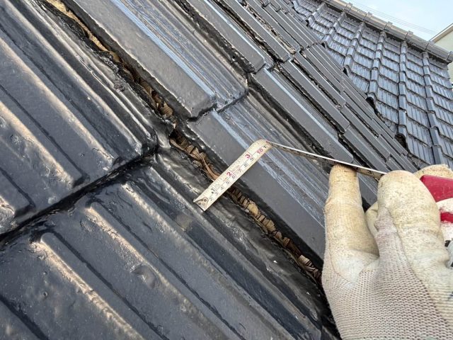 古賀市の調査で確認された瓦のずれ