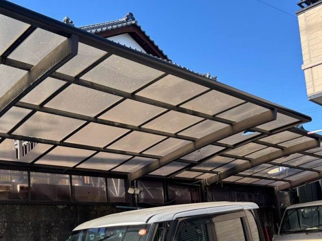 太宰府市の穴が空いたカーポート