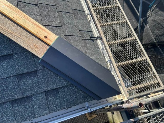 太宰府市で棟板金を施工