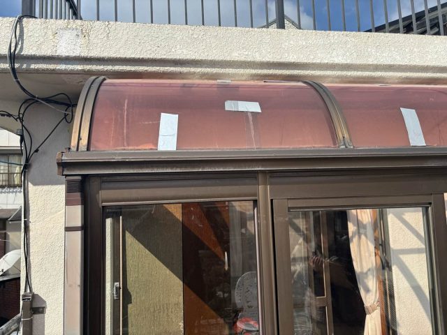 筑紫野市のサンルーム屋根の破損箇所