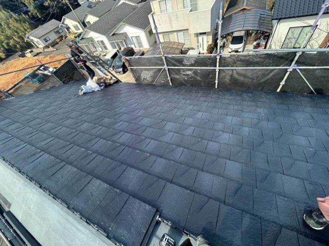 小郡市でルーガ鉄平を使用したカバー工事の様子