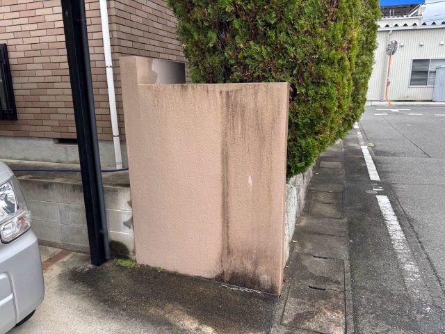 太宰府市の汚れた塀