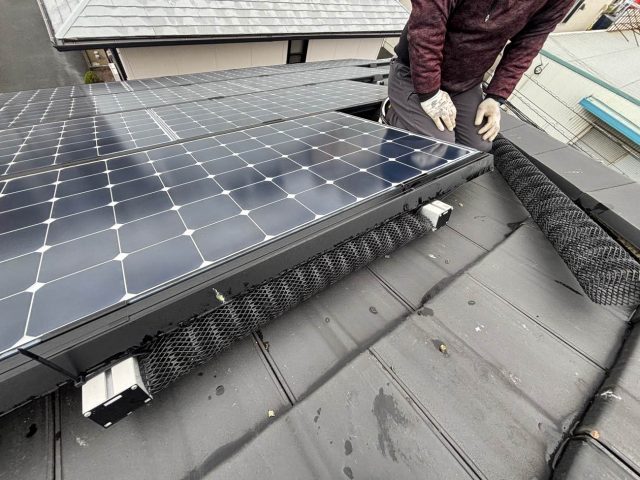 太宰府市で屋根に鳩よけを設置