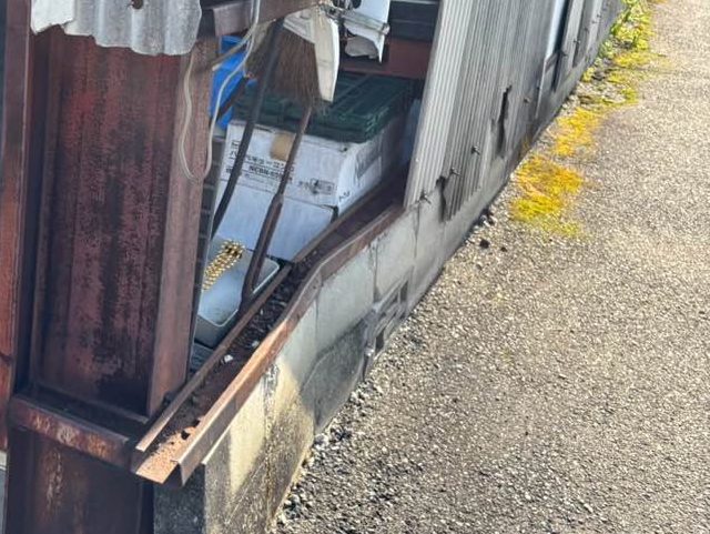 小郡市の倉庫の破損被害