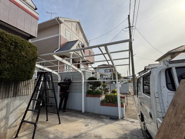筑紫野市で破損したパネルを撤去