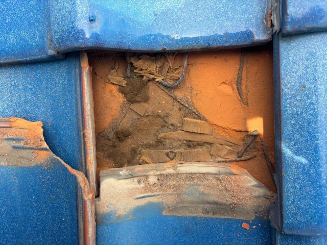 筑紫野市で防水シート劣化を確認