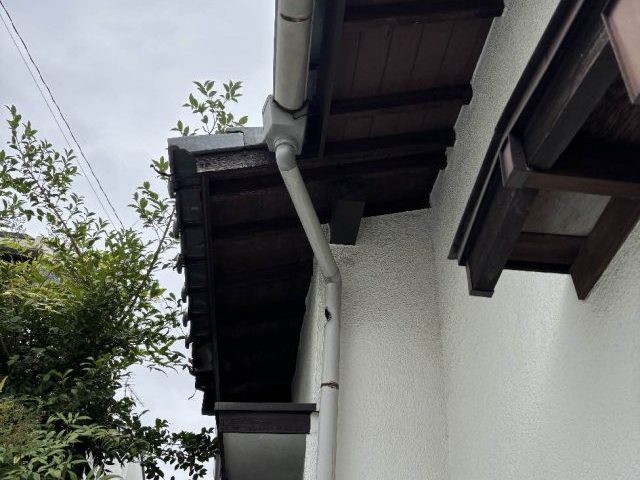 小郡市で雨樋の不具合を確認