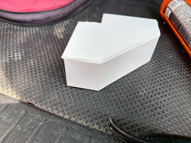 仙台市青葉区　バルコニー笠木のコーナー役物を作成した様子