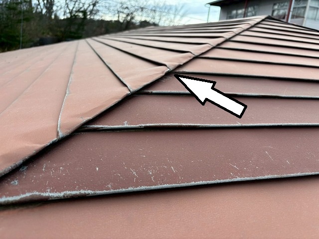 仙台市泉区　隅棟部の掴み込み工法の様子