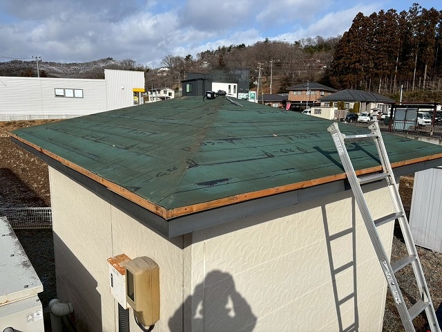 仙台市青葉区　既存の横葺き屋根を撤去した