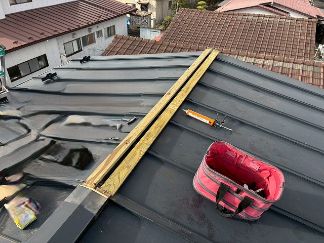 仙台市青葉区 棟板金設置工事 木下地設置