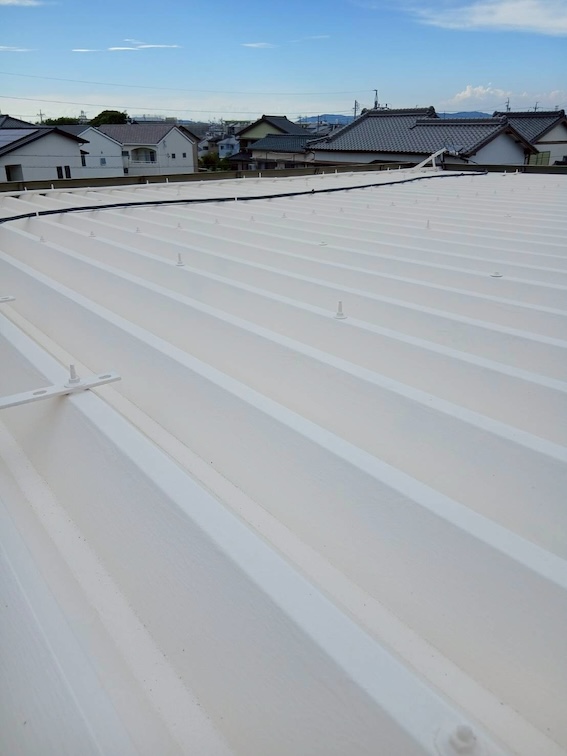 折半屋根　塗装後　ダンネスト