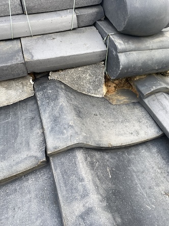 浜松市　和瓦　屋根　漆喰　黒ずみ　汚れ　剥がれ　割れ