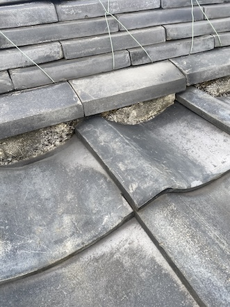 浜松市　和瓦　屋根　漆喰　黒ずみ　汚れ　剥がれ　割れ