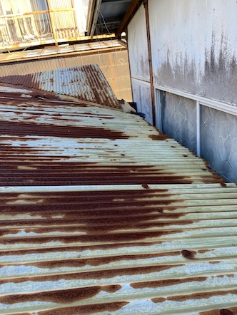 浜松市　トタン屋根　穴あき　直したい　波板　さび