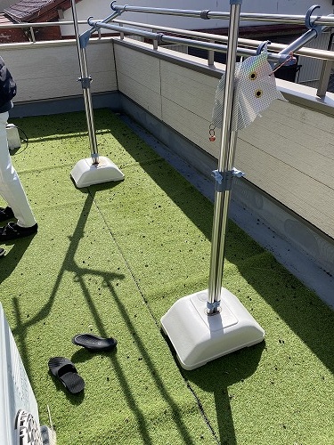 屋根　鳩　鳥の巣　被害　対策　ネット　営巣　太陽光パネル　浜松市