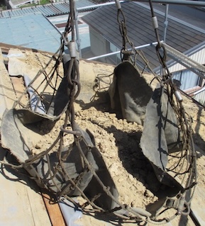 瓦　葺き替え　土　撤去