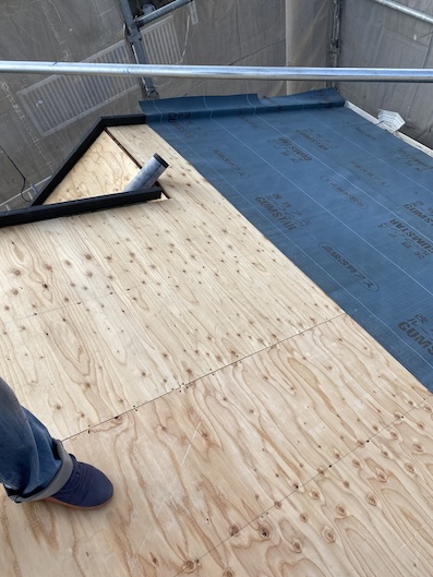 屋根　防水紙　ルーフィング　張り　敷き