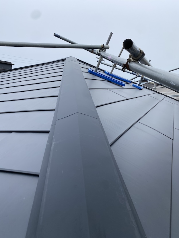 棟板金　棟包　屋根